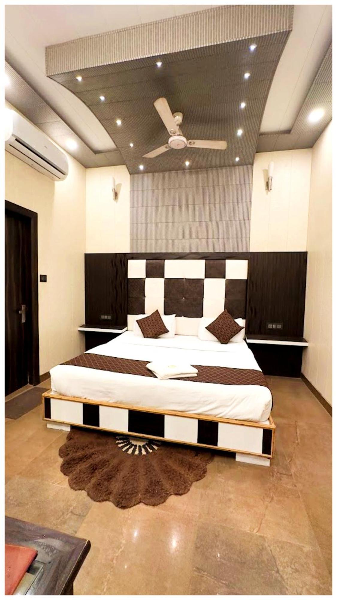 Grg Pardesi Hotel Haridwar Ngoại thất bức ảnh