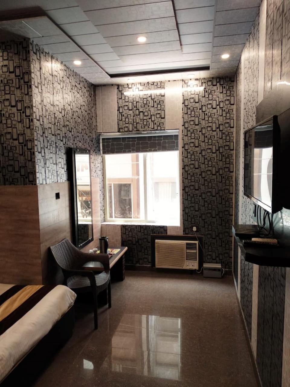 Grg Pardesi Hotel Haridwar Ngoại thất bức ảnh